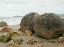 Moeraki boulders