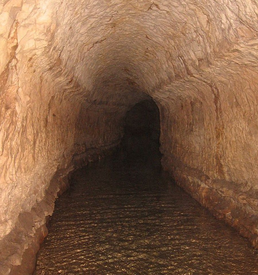 Part of the Qanat Firaun underground tunnel. Credits: Der Spiegel