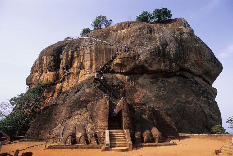 Amazing 'Sigiriya'- 'Lion Rock' Fortress In Sri Lanka | MessageToEagle.com