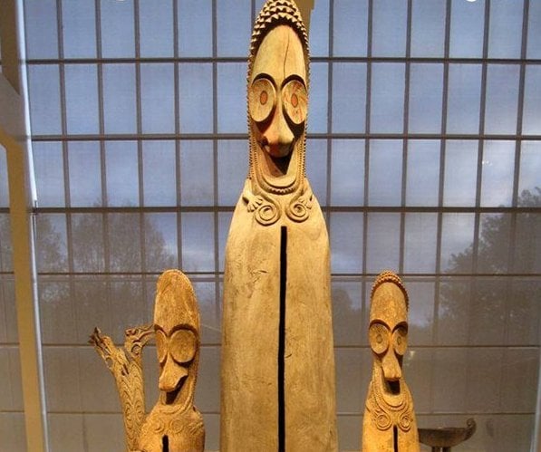 Curious Alien-Looking Slit Gongs Figures From Vanuatu Enabled Village ...