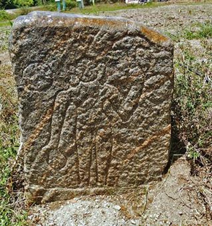 Around 500-year-old Vaishanava saint sculptures (also called Vamana Avathar) at Nariyampallipudur in Tirupur district, which was discovered by a team of archaeologists.—Photo: R.VIMAL KUMAR