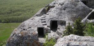 Mangup Kale caves