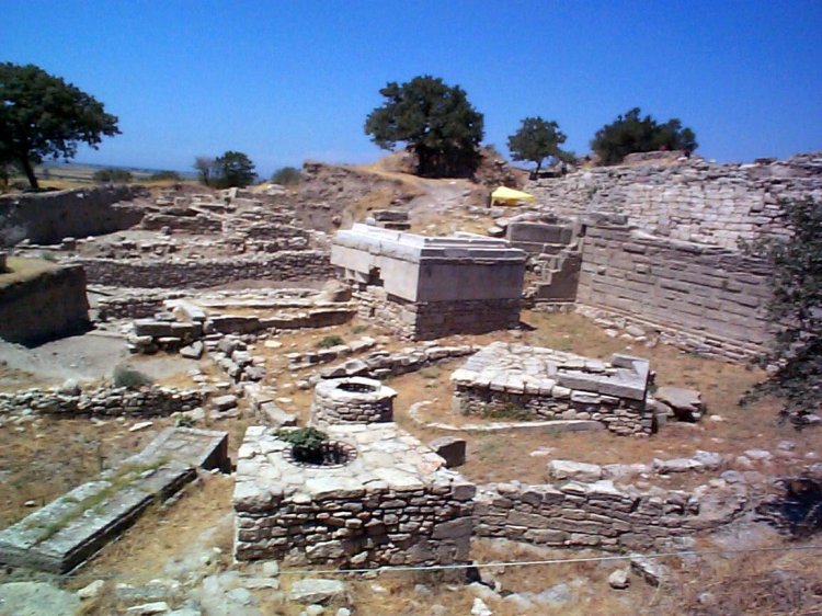 The City of Troy and Its Vicinity by Arthur James Weise