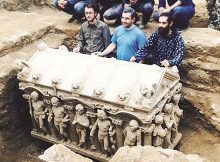 The ancient tomb, which has many relief figures including the ancient god of love Eros on four sides, was found in an olive grove in Bursa’s İznik district. AA Photo