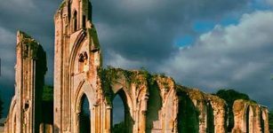 Research revealed that the site was occupied 200 years earlier than previously estimated - fragments of ceramic wine jars imported from the Mediterranean evidence of a ‘Dark Age’ settlement. The analysis also showed how the medieval monks spin-doctored the Abbey’s mythical links to make Glastonbury one of the richest monasteries in the country.