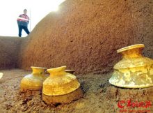 Archeologists in south China's Guangdong Province have found over 50 ancient tombs in a suburb of the provincial capital of Guangzhou. Photo/ycwb.com