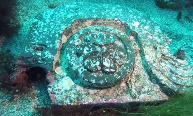 Underwater ruins Japan