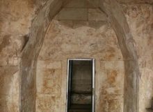 The entrance of the Helvetia Tomb, a 5th century AD Ancient Thracian burial mound (tumulus) near Bulgaria’s Shipka, Kazanlak Municipality. Photo: Kazanlak Municipality