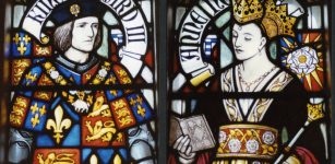 Richard III and Queen Anne Neville – Stained glass window at Cardiff Castle. (Geoff Wheeler, Richard III Society) Via: University of Leicester