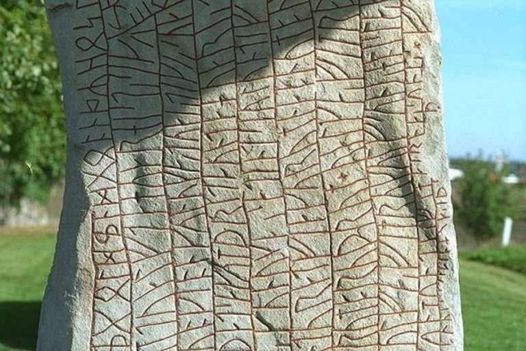 R\u00f6k Stone: Longest Runic Inscription Ever Discovered - MessageToEagle.com