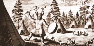 Depiction of an Evenki shaman wearing antler headdress (after Witsen 1785, 655)