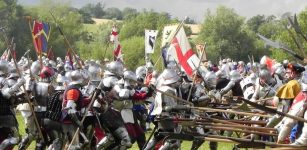 Recreation of the Battle of Tewkesburt - on the same field as the original battle. Image credit: EuropeUpClose.com