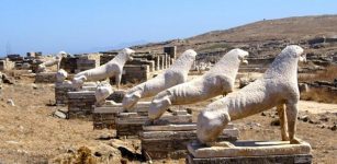 Originally, the sculptures must have stood on the terrace with their pedestals directly on the ground, and in excavations 1904-1906, many of the statues (some, in an upright position), were discovered in their original places