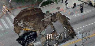 giant sinkhole Wisconsin