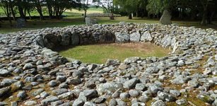 Clava Cairns ring