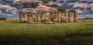 Stonehenge Was A ’Memory Code’ - Intriguing Theory Suggests