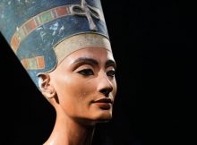 What Happened To The Mysterious And Beautiful Queen Nefertiti?