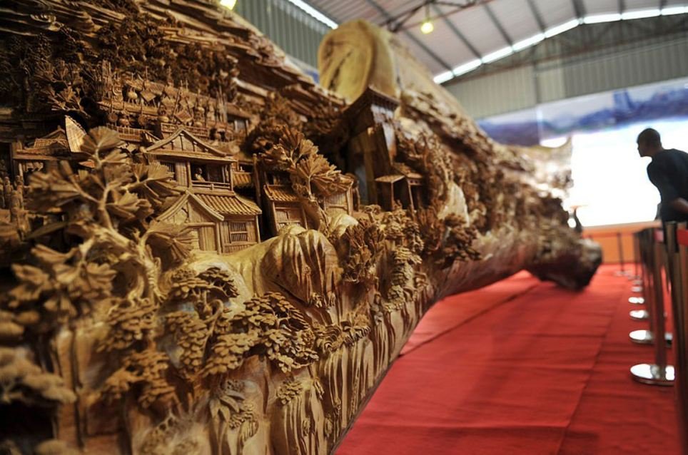 World’s Longest Wooden Carving Is A Spectacular Masterpiece Based On Ancient Painting Depicting Life 1,000 Years Ago