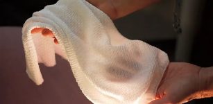 This heat-sensitive textile cools you during hot days and makes your body warm in the cold. Image credit: Faye Levine, University of Maryland