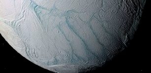 Enceladus. Credits: NASA/Cassini