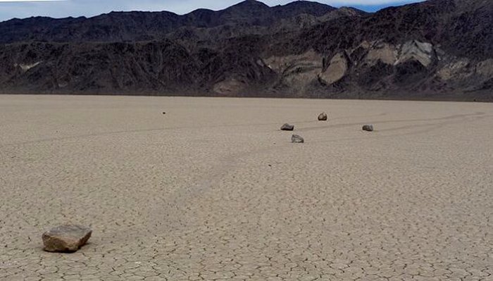 Sailing stones in the Death Valley