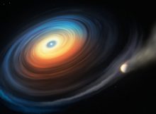 This illustration shows the white dwarf WDJ0914+1914 and its Neptune-like exoplanet. Since the icy giant orbits the hot white dwarf at close range, the extreme ultraviolet radiation from the star strips away the planet’s atmosphere. While most of this stripped gas escapes, some of it swirls into a disc, itself accreting onto the white dwarf. Credit: ESO/M. Kornmesser