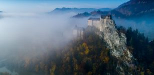 The surrounding atmosphere makes the Orava Castle look remarkable.