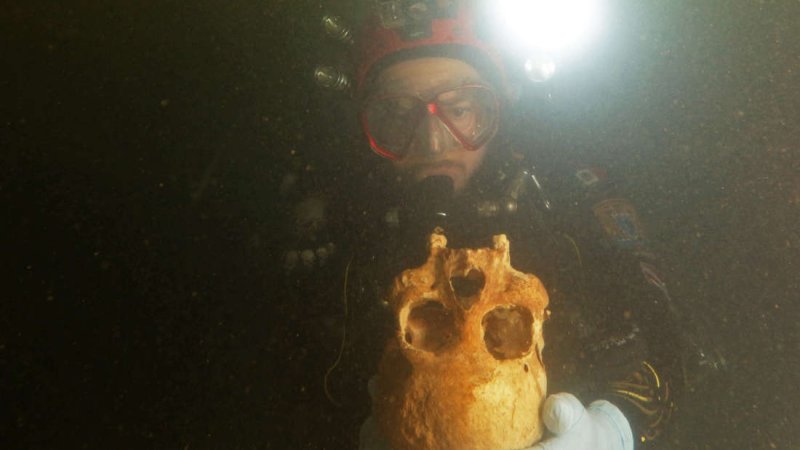 Unusual Ancient Skull Found In Chan Hol Underwater Cave Reveals Early American Settlers Were Morphologically Different 