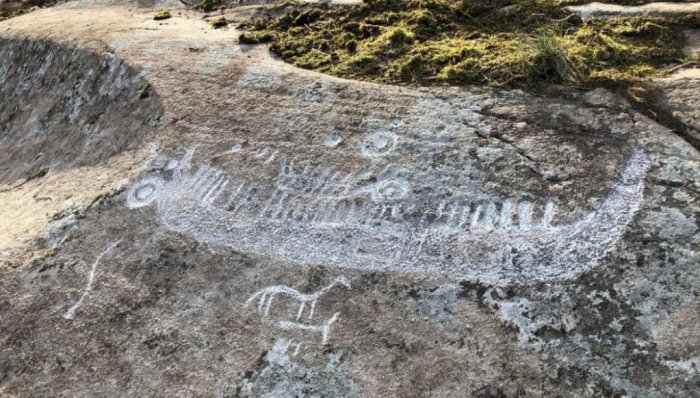 Here is the impressive ship the three found just a couple of weeks ago, enhanced with chalk. Credit: Lars Ove Klavestad