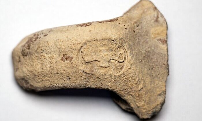 Kingdom Of Judah: Government Complex And 120 Seal Impressions Stamped On Jars - Unearthed