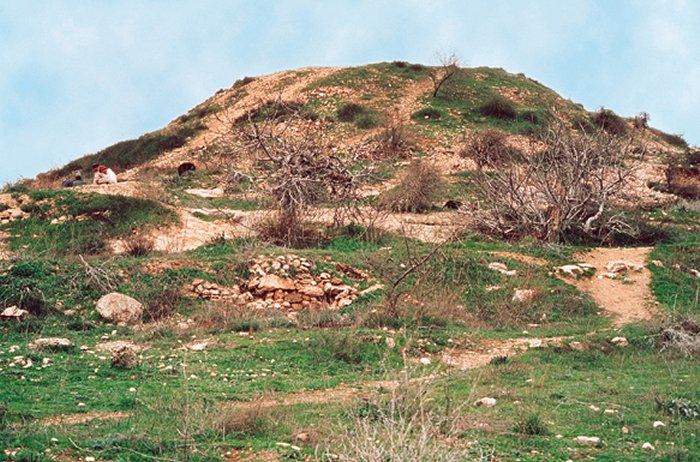 The ancient giant mounds in Jerusalem remain an archaeological puzzle. Credit: Center for online Judaic studies. 