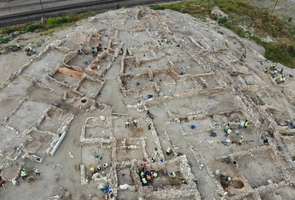 Anatolia's Seyitömer Mound Was Inhabited In Bronze Age, Achaemenid, Hellenistic, And Roman Times