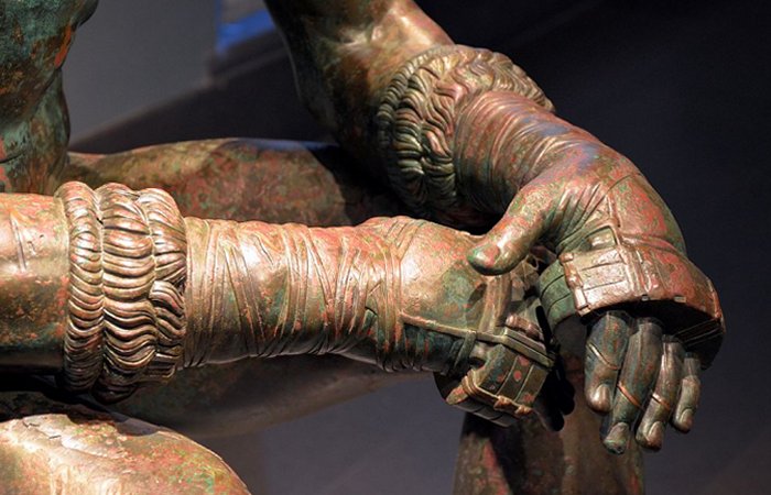 Boxer At Rest - Rare Sculpture And Masterpiece Of Hellenistic Bronze Age Art