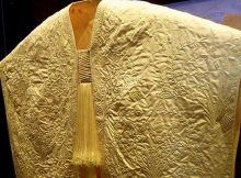 Magnificent Golden Silk Cloth Made By 1 Million Spiders Is One Of The World's Rarest Silk Textiles