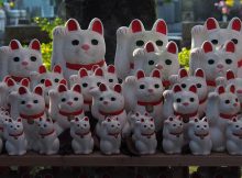 Beautiful Legend Of Maneki-neko - The Japanese Good Luck Charm Cat Raising A Paw