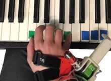 Pianists Learn To Play With Robotic Third Thumb In Just One Hour