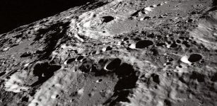 Moon surface. Image credit: WikiImages/Pixabay