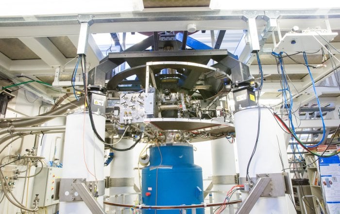 Researchers cooled superfluid helium-3 to near absolute zero (minus 273.15°C) inside this rotating refrigerator, where two time crystals were created and brought into touch. Credit: © Aalto University/Mikko Raskinen