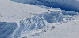 The Thwaites Ice Shelf in Antarctica