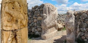 Left: Neo-Hittite storm god "Tarhunzas" in the Aleppo museum. Credit: Verity Cridland, Wikipedia, CC BY 2.0 - Right: Sphinx Gate, Hattusa, Turkey. Credit: Bernard Gagnon, Wikipedia, CC BY-SA 3.0